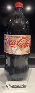 COCA-COLA HOLIDAY CREMOSA VAINILLA Edición Limitada ¡RARO!  BOTELLA 2 LITROS 68 OZ - Imagen 1 de 3