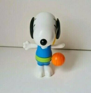 snoopy mc donald giocatore di basket 10cm - Picture 1 of 1