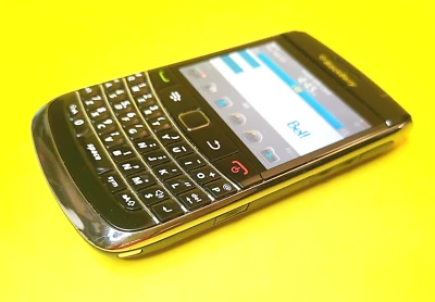 100% WORKING & UNLOCKED BLACKBERRY BOLD 9700 QWERTY CELL PHONE BELL TELUS ROGERS - Image 1 of 4