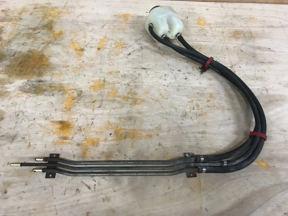 REANULT ALPINE GTA 2.5 V6 BRAKE FLUID RESERVOIR BOTTLE SENSOR INC SENSOR + PIPE - Image 1 of 4