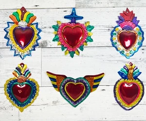Mexikanische Milagros Charms Volkskunst Herz Zinn Ornamente Set 6 Stck. Packung #14 - Bild 1 von 1