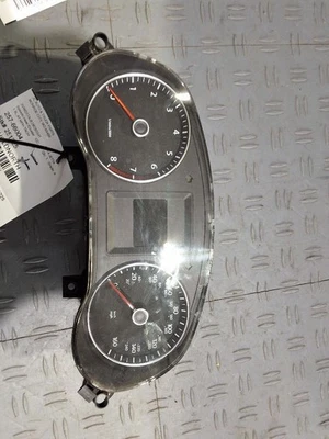 Спидометр кластер седан MPH основание двигателя ID 5C6920953B подходит 14 JETTA 3561361 - Изображение 1 из 4