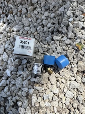 Four Seasons 35901 HVAC System Switch For Select 94-03 Freightliner Models - Image 1 of 2