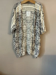 Pull & Bear schönes locker sitzendes Oversize-Kimono-Top mit Damastmuster - Größe M - Bild 1 von 5