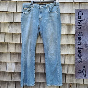 Calvin Klein Bootcut helle Waschung Damenjeans Größe 12 30" Schrittlänge blau Denim - Bild 1 von 11