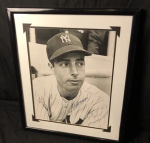 JOE DIMAGGIO SIGNED JSA 16x20 FRAMED PHOTO NEW YORK YANKEES SIGNED AUTOGRAPH - Picture 1 of 5