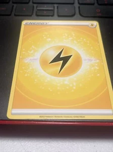 Pokémon Card TCG Lightning Energy 2022 - Picture 1 of 2