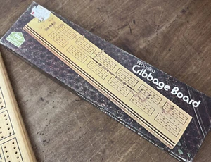 Vintage 1974 ES Lowe Wooden Cribbage Board w/ 6 Metal Pegs Milton Bradley 11" - Picture 1 of 15