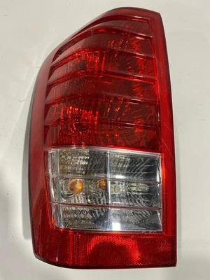 Conjunto de luz trasera izquierda usada se adapta a: Kia Sedona 2012 grado A izquierdo Foto 1 de 4