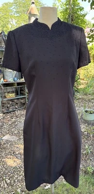 Vestido Negro Pequeño Años 90 Cuentas Midi Moveble Cuello Alto Manga Corta Y2K Talla 8 Usado en Excelente Condición Foto 1 de 4