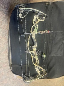 Hoyt RX1 Ultra Carbon Compound Bow Redwrx - Picture 1 of 4