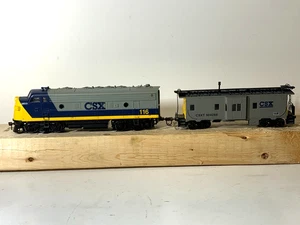 HO - Athearn CSX F7A Diesel Locomotive and Bay Window Caboose - Good Runner - Picture 1 of 11