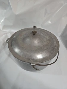 Pentola Stock Alluminio Rotonda Vintage Forno Olandese Con Coperchio Merito - Foto 1 di 12