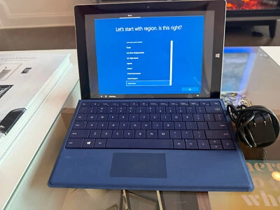 Microsoft Surface 3 3 128GB, Wi-Fi, 10.8in - Silver with keyboard - Image 1 of 4