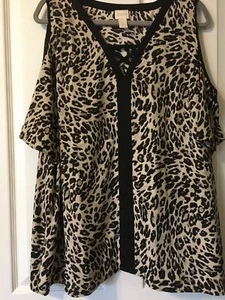 CHICO's popular sexy  leopard pattern black/tan flirty shoulder size missy 4 top - Picture 1 of 7