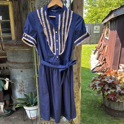 Vestido camisero vintage Betsey Johnson manga corta azul marino con detalles tostados Foto 1 de 4