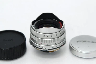 Voigtlander SUPER WIDE-HELIAR 15mm F4.5 Aspherical Silver Working - Image 1 of 4