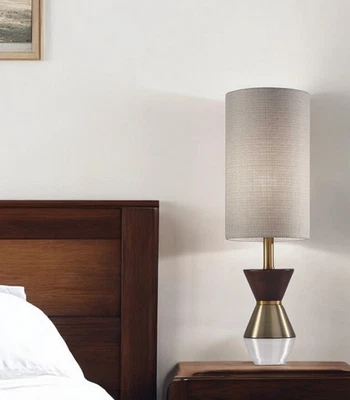 Lámpara de mesa 23" latón metal y madera con pantalla de tambor beige Foto 1 de 4