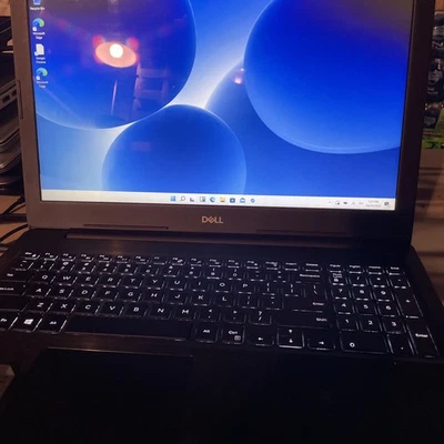 Dell inspiron 5570 15.6" FHD Touch Laptop/i3-8130U/12GB/1TB HDD/W10 - Image 1 of 4