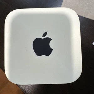 Apple AirPort Extreme A1521 3-Port Gigabit Wi-Fi 802.11 AC Router ME918LL/A - Picture 1 of 6
