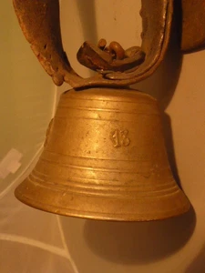 S34 -    Alte grosse  Glocke Kuhglocke mit Lederriemen Messing / Bronze IHS 13 - Bild 1 von 14