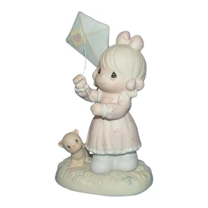 Precious Moments Figurine: 528609 Sending My Love Your Way (5.5") - Picture 1 of 3