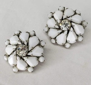 Vintage weiße Ohrringe Milchglas Steine AB Strass silberfarben Clip On signiert  - Bild 1 von 12