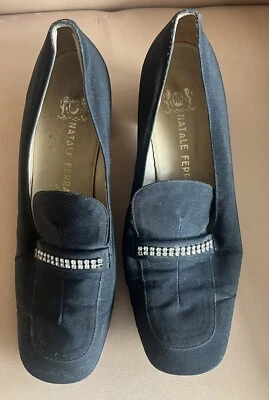 Bomba mocasín de tacón alto sin cordones de tela negra Natale Ferrario - talla 8 de colección Foto 1 de 4