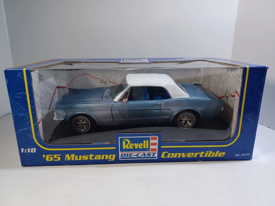 1/18 1965 Ford Mustang convertible Blue Revell Muscle Car NEW - Image 1 of 4