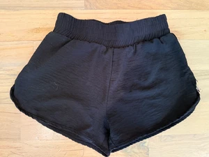 ERGE Youth LRG Girls Soft Black Elastic Waist Athletic Pull On Shorts - Picture 1 of 3