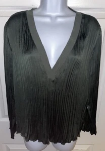 VINCE Sz Medium Green L/S Crushed Satin V-Neck Blouse Shirt EUC - Picture 1 of 9