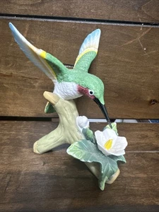 Rubin-Kehl Kolibri mit Blütenzweig - Porzellan Biskuit. - Bild 1 von 19
