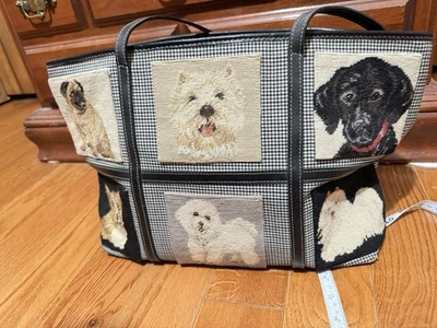 Bolso de Mano Clever Carriage Company con Fotos de Perro a Punta de Aguja Foto 1 de 4