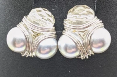 Pendientes con clip de alambre de plata perla gris sintética Foto 1 de 2