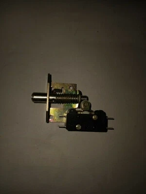 NUEVO INTERRUPTOR LÍMITE CROUZET 83101 GENUINO 5A, 250V Foto 1 de 4