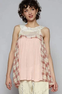 Camiseta sin mangas túnica peplum con retazos y encaje a cuadros de ganchillo POL en rosa claro múltiple - Imagen 1 de 5