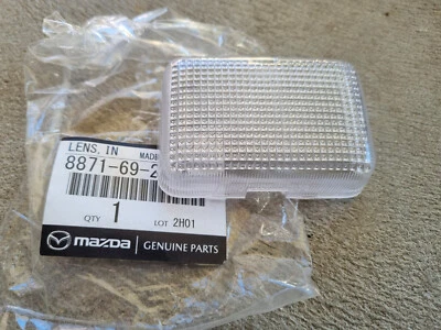 Lente luz interior Mazda S22C RX7 serie 1 NUEVO 8871-69-233A Foto 1 de 2