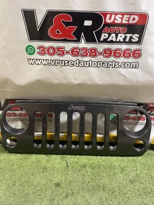 ✅ 2018 JEEP WRANGLER GRILLE PN:1BM91TRM 原始设备制造商 — 第 1/4 张图片
