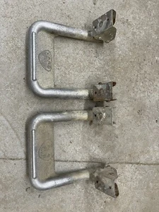 Carr hoop single step aluminum truck step - Picture 1 of 3