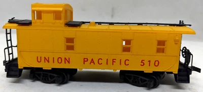 HO Scale RoCo AUSTRIA: 35' Union Pacific Caboose, Yellow # 510. VINTAGE - Image 1 of 4