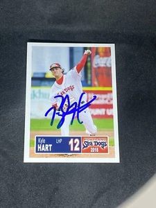 Tarjeta MILB firmada autografiada por Kyle Hart 2018 Grandstand Portland Sea Dogs - Imagen 1 de 3