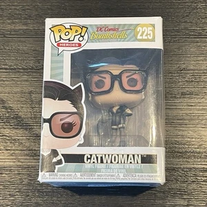 Figura de vinilo negra Funko Pop DC Comics Bombshells 225 Catwoman con caja - Imagen 1 de 6