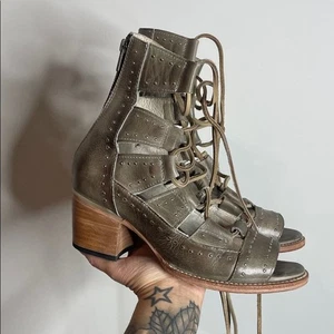 Freebird by Steven Hazel Damen-Schnürsandalen offene Zehenpartie Gladiator sandfarben Größe 9 - Bild 1 von 6