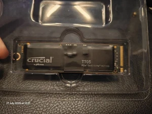 Crucial T705 PCIe 5.0 x 4 NVMe / M.2 SSD / 1TB - Pre-Owned / Barely Used / VGC - Photo 1/4