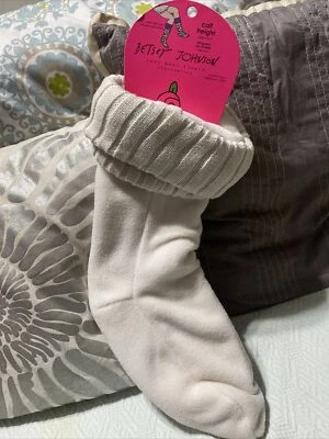 Betsey Johnson Cozy 💋Forros de Botas-CHAUSSETTES-Altura do Joelho-Aquecedores de Pernas-M/L-Creme - Imagem 1 de 2
