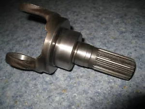Short Yoke 18-2337, Replaces Volvo OE# 3850814, Fits Cobra, OMC - Picture 1 of 2