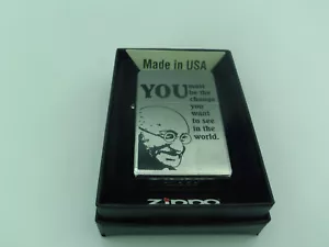 Encendedor Zippo Essence - Gandhi Debes Ser El Cambio - Colección, Ocasión TBE - Imagen 1 de 2