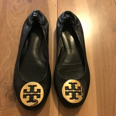 Sapatilhas de balé Tory Burch Caroline ouro preto tamanho 9,5M - Imagem 1 de 4