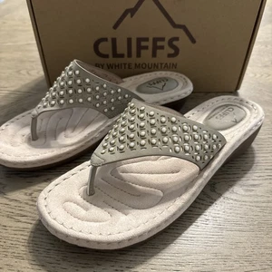 CLIFFS BY WHITE MOUNTAIN Camila Flip-Flop Thong Sandal Women's 10 - Picture 1 of 4