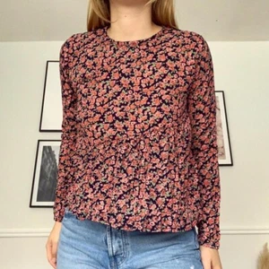 Wednesday’s Girl pink floral blouse top BNWT SIZE M - Picture 1 of 4